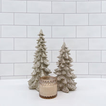 Load image into Gallery viewer, Fraser Fir 7 oz Candle